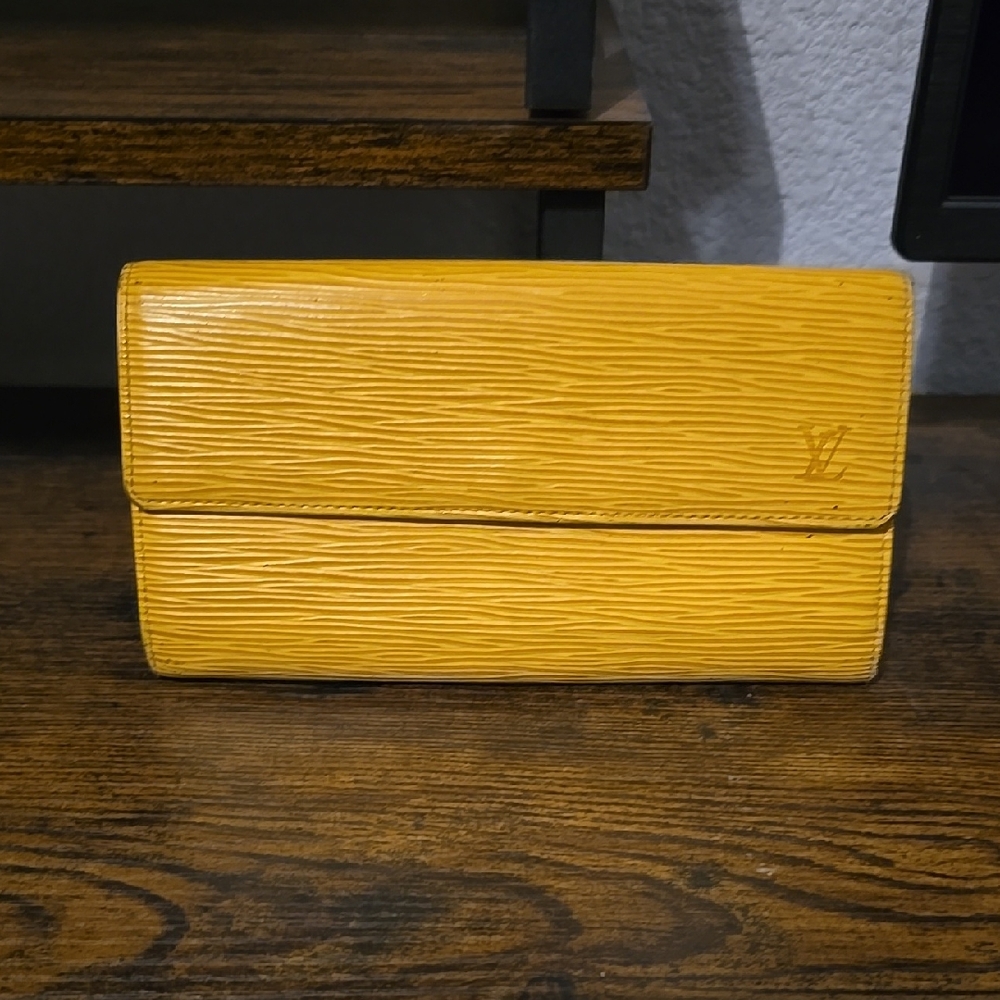 Louis Vuitton Epi Sarah Wallet